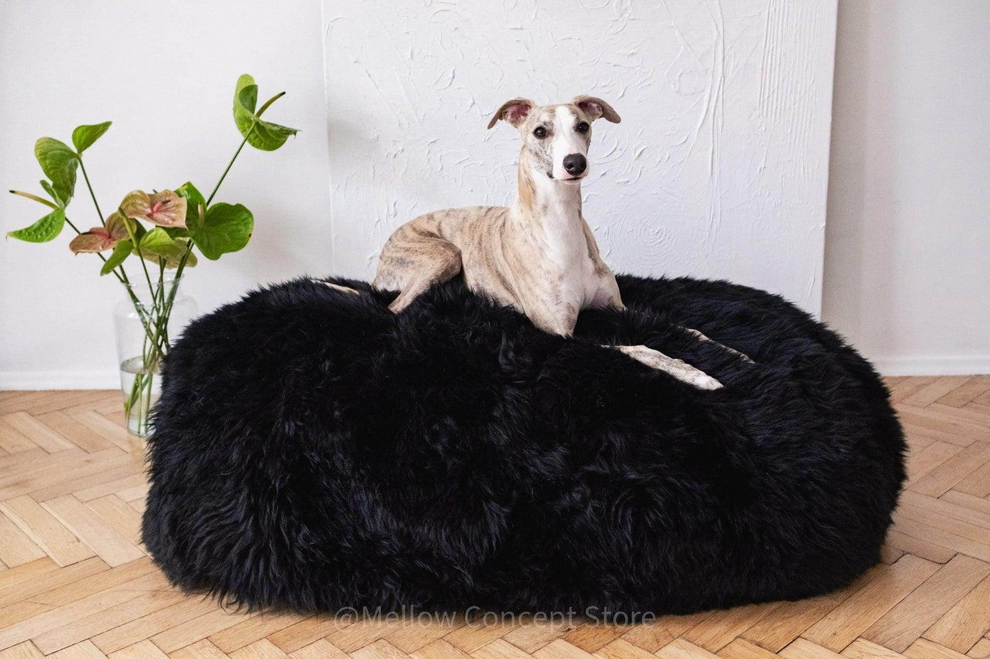 Oval Sheepskin™ Luxury Pet Bed